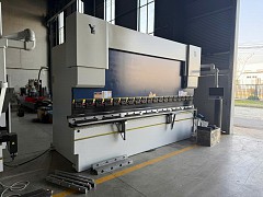 Máy Chấn CNC PHS-2204. Lực chấn 220 tấn, chiều dài chấn 4100mm